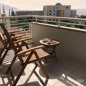 Dona I House - In With Free Parking Funchal (Madeira)