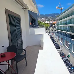 Canavial Terrace@heart Of Funchal (Madeira)